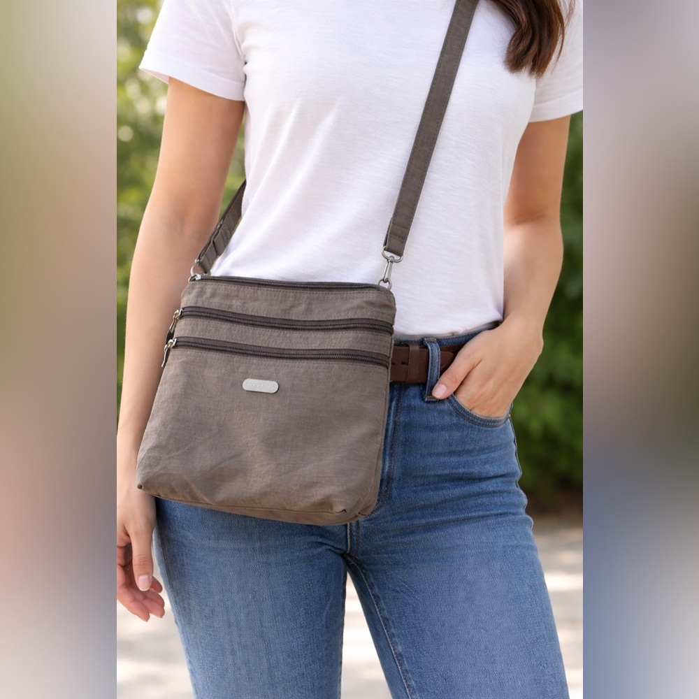 Baggallini Crossbody Bag – Lightweight & Functional